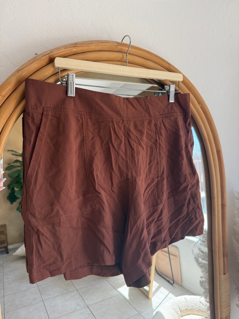 Wildfox Women's Pull-On Shorts in Rich Chocolate Brown